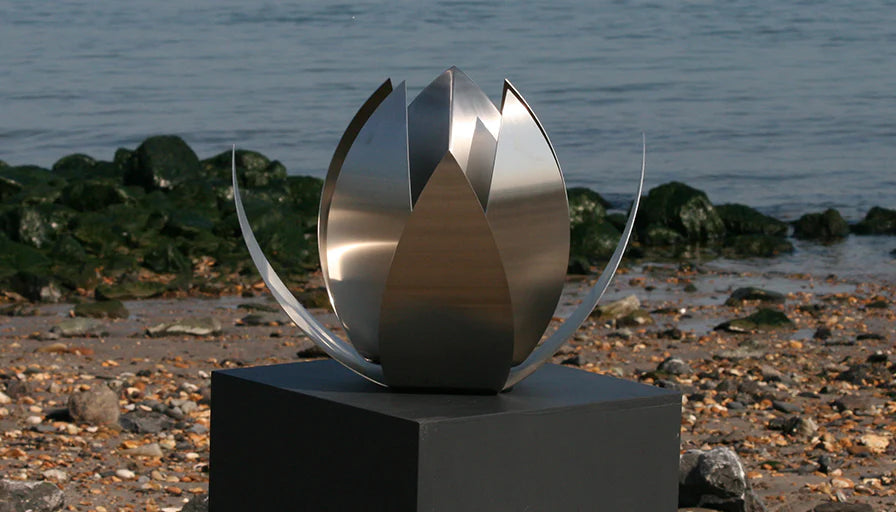 How to Choose the Right Cremation Urn Size?